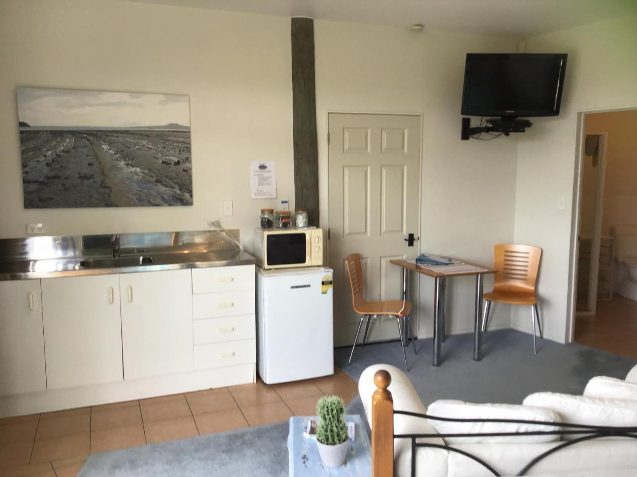 Heads Up Apartment Mangawhai Exterior photo